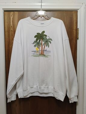 Jerzees White Palm Tree Graphic Crewneck Sweatshirt - Women. Size 2XL